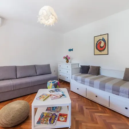 아파트 Stunning In With 2 Bedrooms And Wifi