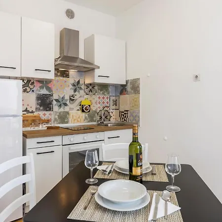 Stunning In With 2 Bedrooms And Wifi